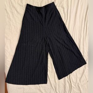 Uniqlo Navy Pinstripe Elastic Waist Wide-Leg Cropped Dress Pants with Pockets